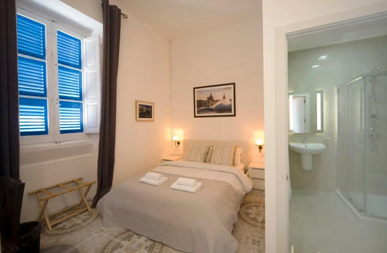 Vendégház The Maltese Sun Hotel Sliema